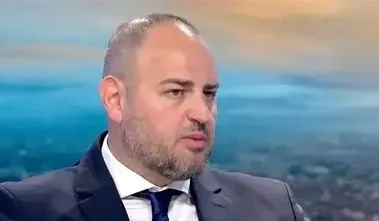 Кандидатът за депутат Петър Стойчев от "Прогресивна България": Плуването в ледени води е по-екстремно от българската политика