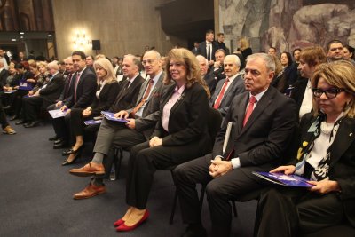Йотова: Думите ни свързват и определят пътя ни