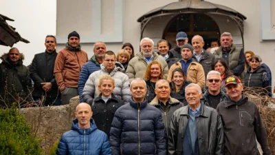 "Възраждане" откри кампанията си с молебен за мир в България