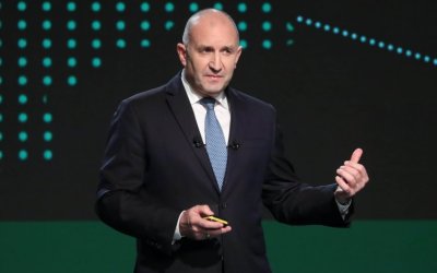Проучване на &bdquo;Сова Харис&ldquo;: Радев води с над 14% пред ГЕРБ, БСП ще си осигури място в следващия парламент