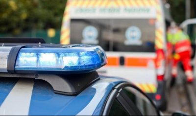 Разследват смъртта на 15-годишно момче, открито пред жилищен блок в Шумен