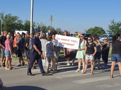 Жители на Добрич настояват за спешен ремонт на улици, организират трети протест