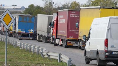 Цената на дизела в България се е увеличила с 45 евроцента от началото на войната в Иран