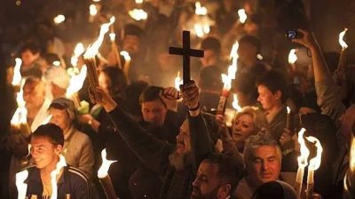 Благодатният огън ще пристигне тази вечер в Русе от Румъния