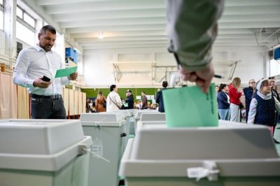 Унгарците поемат отговорност за бъдещето си - 74% избирателна активност