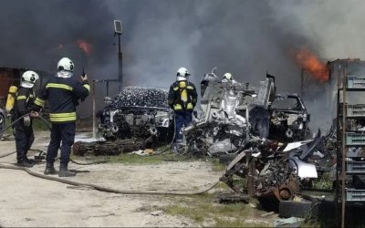 Огнен ад в Пловдив: Автоморга пламна, десетки коли са изпепелени (СНИМКИ+ВИДЕО)