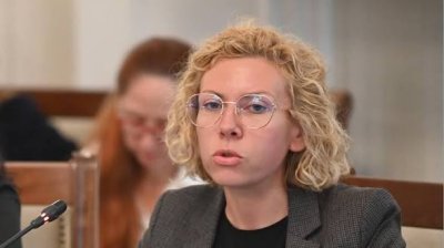 Любимката на ген. Атанасов изпищя: В Перник ме наричат &ldquo;Смрад&rdquo;, &ldquo;Метилява овца&rdquo; и &ldquo;Кранта&rdquo;
