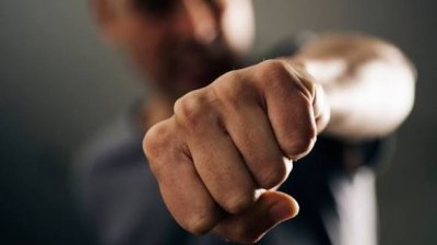 Задържаха трима души след сбиване в Разград