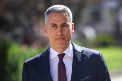Гюров: Оставяме стабилна държава, пожелаваме кураж и непримиримост на Радев