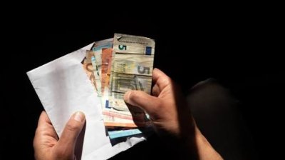Разбиха схема за телефонна измама, възстановиха над 30 000 евро (ВИДЕО)