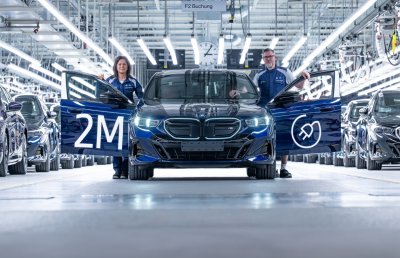 Исторически пробив за BMW: Юбилейният модел i5 M60 излиза с близо 600 конски сили (СНИМКИ)