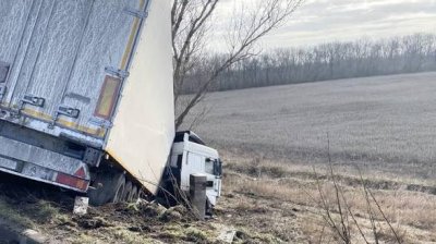 Инцидент в Гърция: пиян шофьор с тир нанесе сериозни щети
