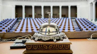 Депутатската заплата надхвърли 4200 евро след новите данни на НСИ