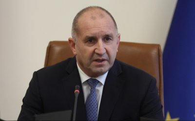Премиерът Радев разпредели ресорите между заместниците си и пое контрол над силовите ведомства и службите