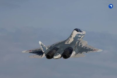 Руският изтребител от пето поколение Су-57 полетя в двуместна версия