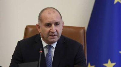 Румен Радев свиква извънредна среща за цените на храните
