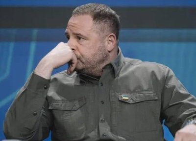 Бившият началник на кабинета на Зеленски е обвинен за пране на пари, искат задържането му под стража