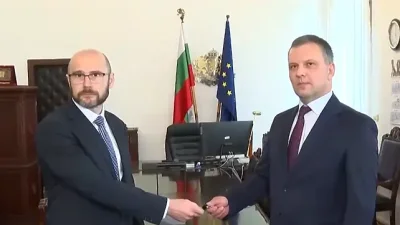 Правителството сменя и ръководството на Агенцията по вписванията