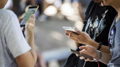 Полша планира да забрани смартфоните в училище