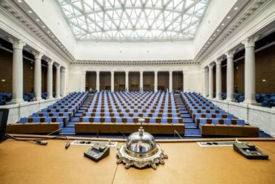 Парламентът одобри окончателно измененията в удължителния бюджет