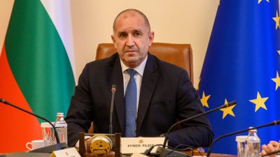 Румен Радев се среща с Макрон, Рюте и Урсула фон дер Лайен