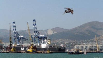 Падащи отломки от дронове предизвикаха пожар в петролен терминал в Новоросийск