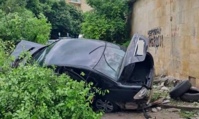 Гонка в Бургас: Шофьор избяга от полицията и изостави трима мигранти след катастрофа