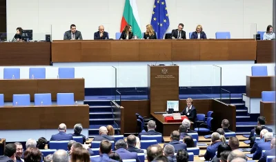 Парламентът утвърди постоянните комисии: Ето кои депутати оглавиха ключовите ресори