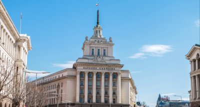 НС гледа днес ветото на Румен Радев за бронираната техника за Украйна