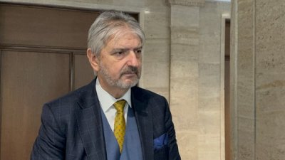 Доц. д-р Лъчезар Иванов пред MEDIAMALL: Уволнението на шефа на &ldquo;Пирогов&rdquo; е поръчково. Лечението на децата е силно недофинансирано (ВИДЕО)