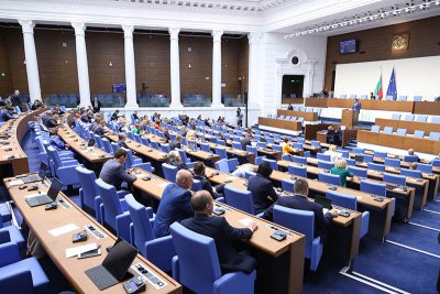 Парламентът се заема с данъчните закони на второ четене