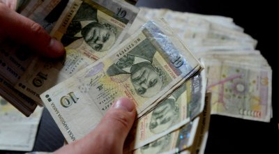 РЕШЕНО: Плащанията в брой остават до 10 000 лева