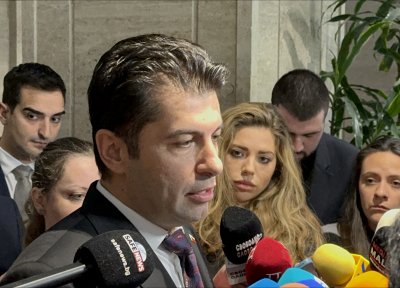 Кирил Петков се опитва да тушира напрежението в коалиция на брифинг пред медии (ВИДЕО)