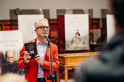 Писателят Добромир Банев пред MEDIAMALL: Човек не трябва да се отказва да следва мечтите си