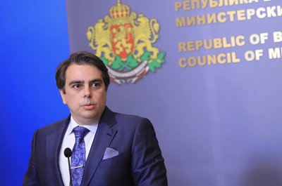 Асен Василев обеща минималната работна заплата догодина да е 933 лв., ако депутатите приемат проектобюджета