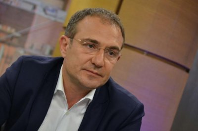 Гуцанов към управляващите: САЩ не дават повече оръжие на Украйна, а вие сте сложили наколенките за пореден път