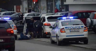 Полицията залови мигранти след гонка в Казанлък