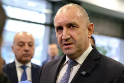 Радев обеща по-строг контрол върху обществените поръчки