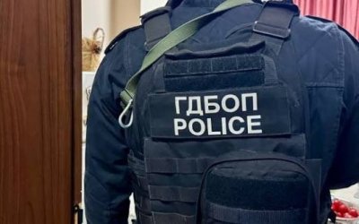 Операция &bdquo;Mariposa&ldquo;: ГДБОП задържа мъж в Габровско за разпространение на порнография с деца (СНИМКИ)