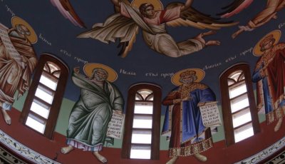 На 11 юни православната църква почита чудотворната икона на Божията майка Достойно ест