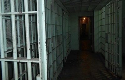 (ВИДЕО) ПОЛУЧИХА СИ ЗАСЛУЖЕНОТО: Арестувани мобилизационни служители са брутално унижавани от съкилийниците си