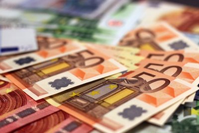 Растежът на доходите ще продължи да изпреварва инфлацията в България според прогнозата на БНБ