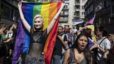 Властите в Истанбул отново забраниха Прайд шествие