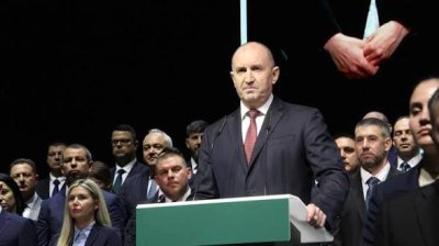 Демонстрация срещу кабинета на Румен Радев събра протестиращи в София