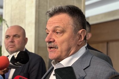 &bdquo;Демократична България&ldquo;: Бюджетът увеличава разходите, но не решава проблемите (ВИДЕО)