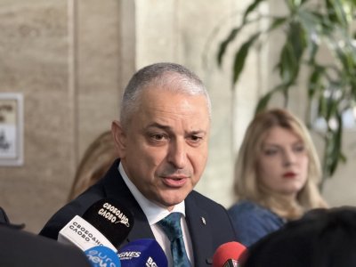 &bdquo;Възраждане&ldquo; ще предложи промени в проекта на ГЕРБ за ограниченията върху социалните мрежи (ВИДЕО)