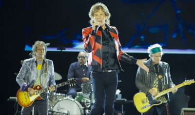 Rolling Stones представиха новия си албум с впечатляващо дрон шоу над Лондон (ВИДЕО)