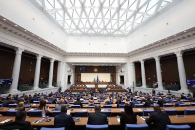 &bdquo;Демократична България&ldquo; внесе предложения за по-нисък дълг и 3% дефицит през 2026 г