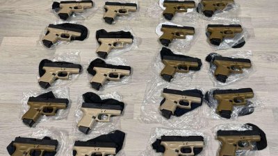 Двама грузинци опитали да пренесат 20 бойни пистолета през ГКПП Капитан Андреево