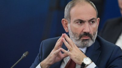 Никол Пашинян обяви оставката на досегашното арменското правителство, очаква се неговата партия да състави самостоятелен кабинет още днес (ВИДЕО)